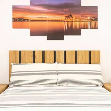 Nuevo En El Centro Carlos Iii *