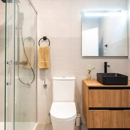 Nuevo En El Centro Carlos Iii *