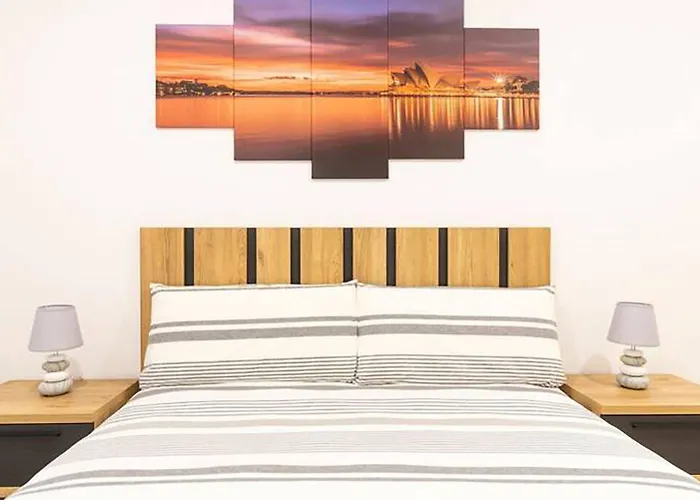 Nuevo En El Centro Carlos Iii *